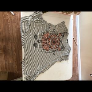 Loose fitting shirt sleeve shirt